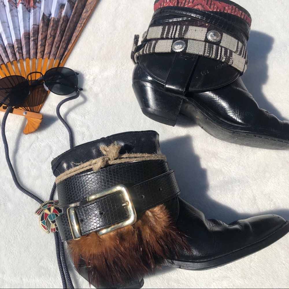 THE PERFECT BOOT FOR FESTIVAL SEASON! Urban Outfitters Vintage Ankle Cowboy Boot